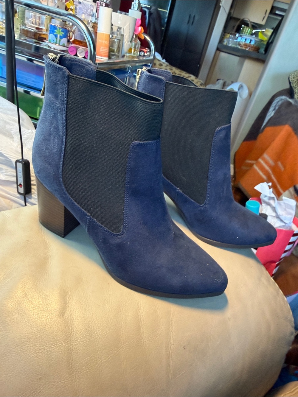 FIONI Clothing Navy Suede Chelsea Ankle Boots Size 9.  New!